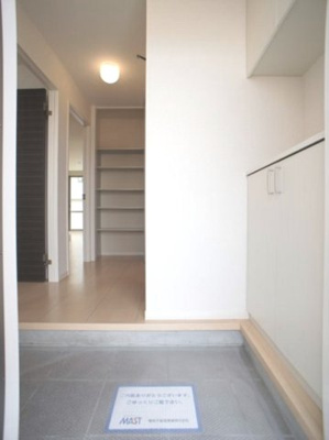 【玄関】 | ピコロモンドA | たくさん収納できるシューズボックスが付いています♪