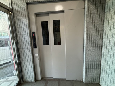 【エントランス】 | ミドリビル | エレベーター