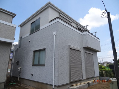 【外観】 | 現地見学会さいたま市緑区三室　敷地広々42坪～45坪の地震に強い新築分譲住宅全3棟・残1棟 | 落ち着いた雰囲気の外観です