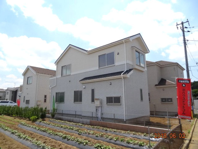 【外観】 | 現地見学会さいたま市緑区三室　敷地広々42坪～45坪の地震に強い新築分譲住宅全3棟・残1棟 | 外観は落ち着いています