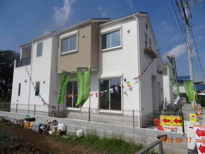 【外観】 | さいたま市緑区三室　 新築デザイン住宅全3棟　残1棟 | 外観は落ち着いています