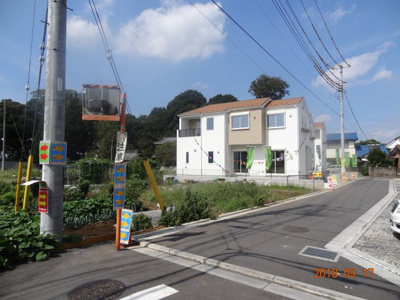 【前面道路含む現地写真】 | さいたま市緑区三室　 新築デザイン住宅全3棟　残1棟 | 新規公開さいたま市緑区三室　 新築デザイン住宅全3棟　前面道路含む現地写真です。
