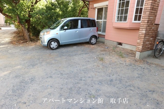 サンラフォーレ井野の駐車場
