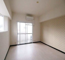 ファミーユ警固の洋室