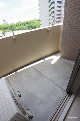 リフォルーチェ大阪城　仲介手数料無料のバルコニー