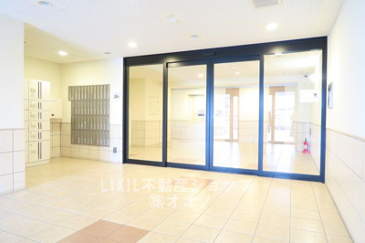 【エントランス】 | グリーンミユキ羽生　中古マンション　6階 | 外側からのエントランス