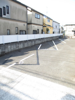 【駐車場】 | いつでも目の届く敷地内に駐車場を完備しています♪お車をお持ちの方にオススメです☆