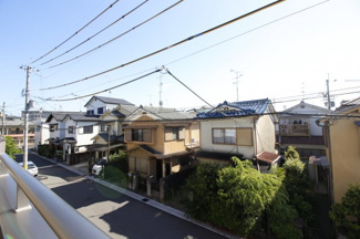【展望】 | 物件バルコニーからの眺望です。建物の間隔もゆったりとした、閑静な街並みです。
