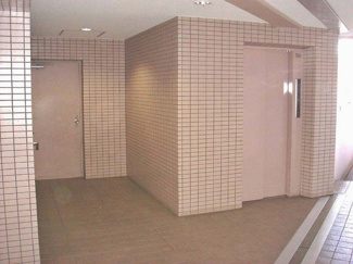 【その他共用部分】 | 2階までエレベーターでラクラク上がれます♪疲れた時や荷物の多いときにもエレベーターは嬉しい★
