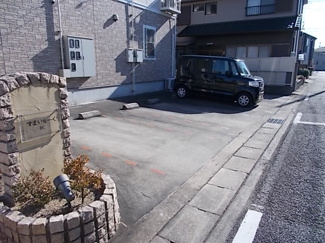 【駐車場】