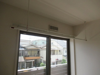 【設備】 | グレイス奥林（八戸ノ里賃貸） | 室内物干しです