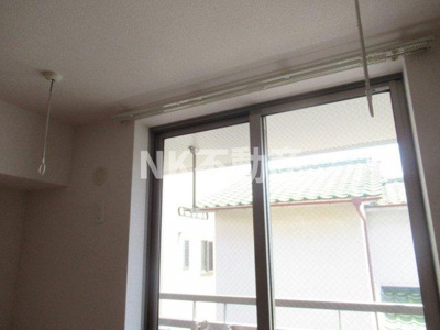 【設備】 | エステート東花園（東花園賃貸） | 室内物干しです
