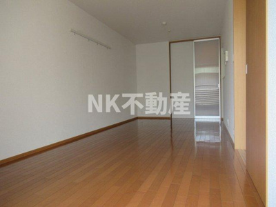 【居間・リビング】 | エステート東花園（東花園賃貸） | ゆったりとした居間です