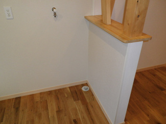 【その他】 | ブライトハイツ秋山 | 洗濯機置き場