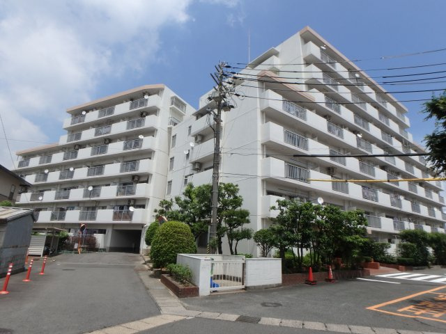 コープ野村半田３号棟の外観