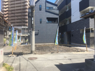 【前面道路含む現地写真】