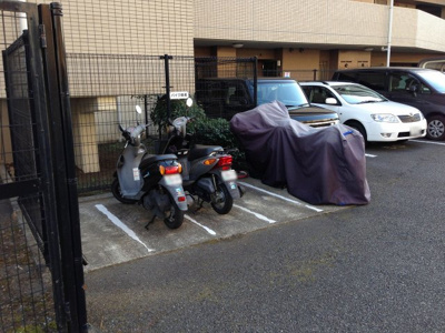 【その他共用部分】 | クレッセント中山ミルフォレスト | バイク置場