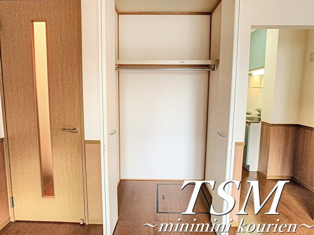 マ・メゾン寝屋川の収納|クローゼットの中に床下収納もあります