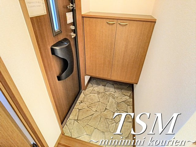 マ・メゾン寝屋川の玄関|シューズボックス付きの玄関