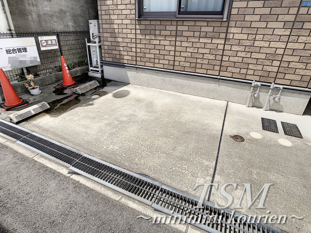 マ・メゾン寝屋川の駐車場|敷地内駐車場