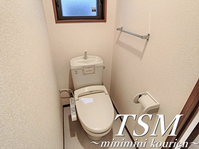 マ・メゾン寝屋川のトイレ|小窓付きのトイレ