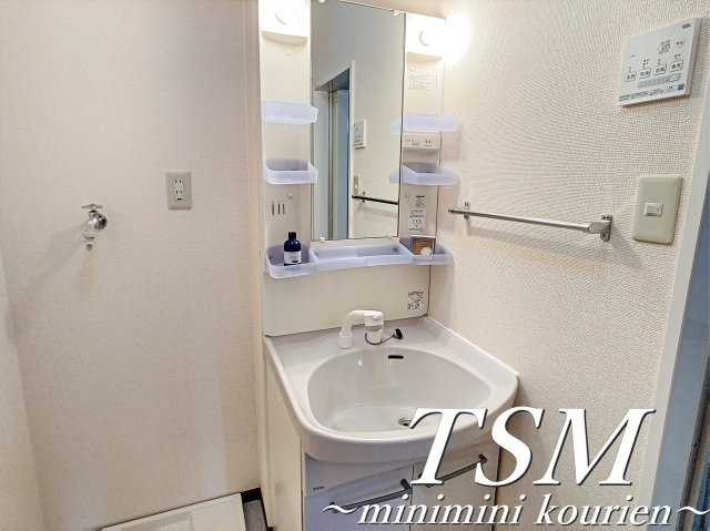 マ・メゾン寝屋川の独立洗面台|シャンプードレッサー