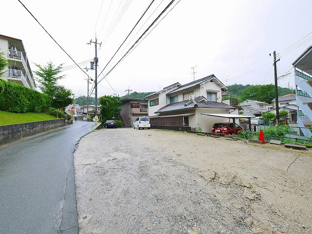 東有紀マンションの駐車場