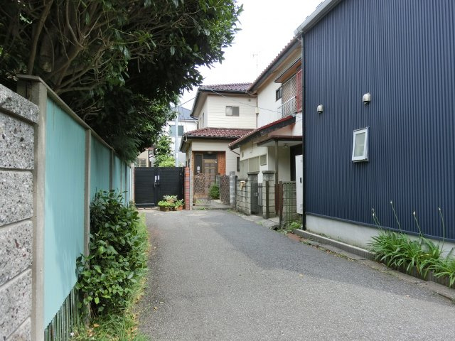 千葉市花見川区朝日ヶ丘３丁目　売地　建築条件なしの前面道路含む現地写真