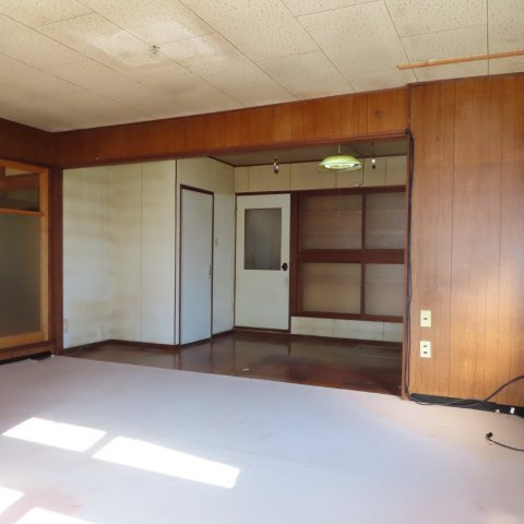 北見市留辺蘂町元町７４番地１０　中古売家の居間・リビング