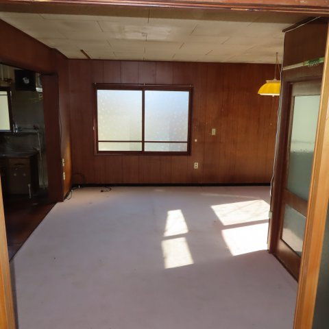 北見市留辺蘂町元町７４番地１０　中古売家の居間・リビング