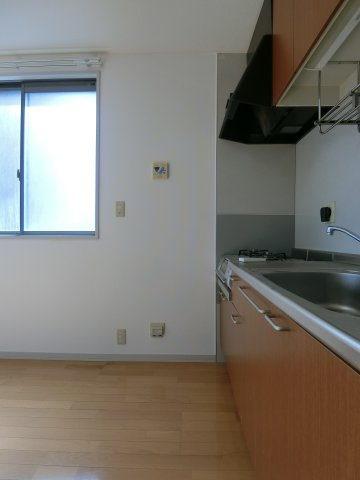 ファミーユ中野B棟の居間・リビング