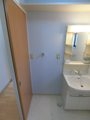 ファミーユ中野B棟の居間・リビング