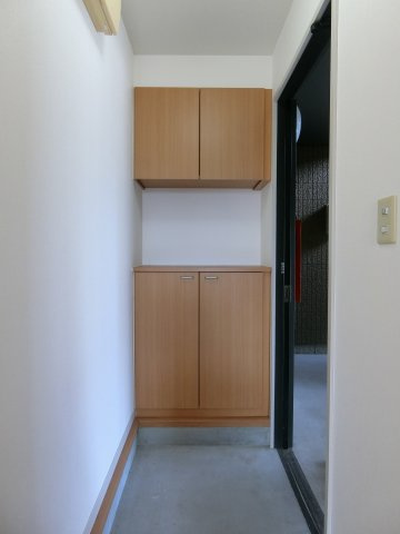 ファミーユ中野B棟の玄関