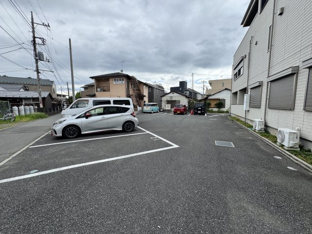 ルオントの駐車場