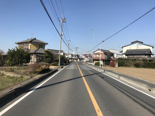 鴻巣市広田の売地の前面道路含む現地写真