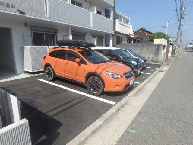 MISTRAL神屋町の駐車場