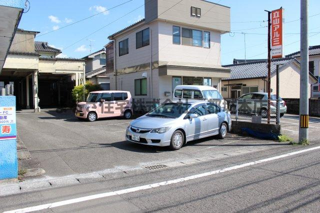 寿コーポの駐車場