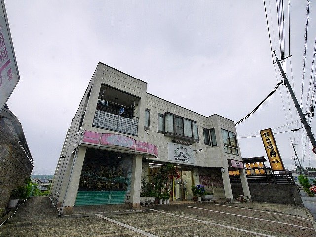 森山ビル（登美ヶ丘）の外観