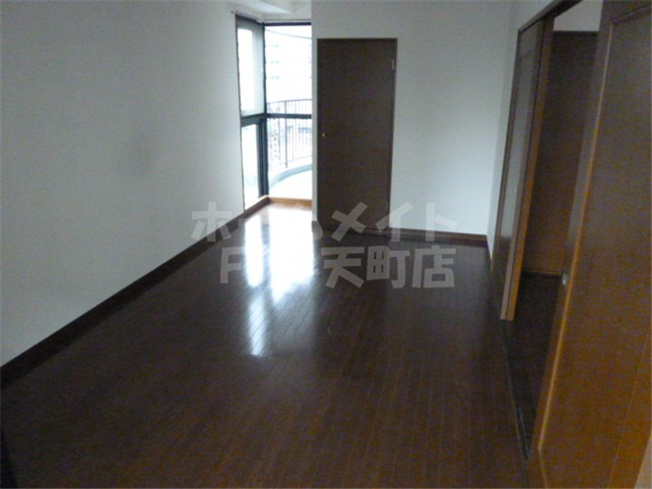 【居間・リビング】 | 使いやすい居間です