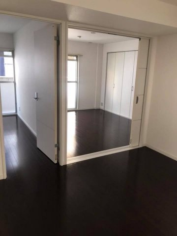 エリーナプラザ天神南の居間・リビング|（居住中のため画像は別号室のものです）