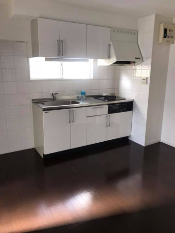 エリーナプラザ天神南のキッチン|（居住中のため画像は別号室のものです）