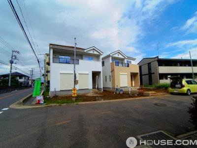 【前面道路含む現地写真】 | 伊奈町小室　デザイン新築分譲住宅全2棟 | 前面道路含む現地写真です