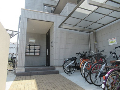 【エントランス】 | ウィステリア（俊徳道賃貸） | 毎日通るエントランスはこのようになっています