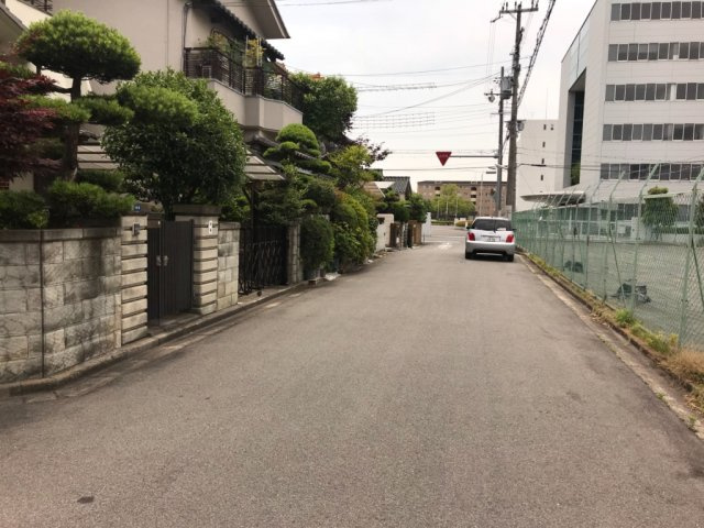 グラッド・タウン大野の前面道路含む現地写真
