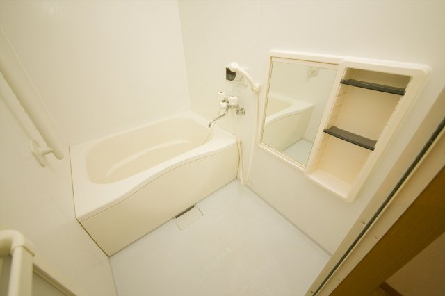 ソレイユ知多の浴室