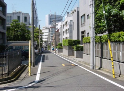 【周辺】 | ヴィラべルデ(千駄ヶ谷賃貸マンション) | 前面道路