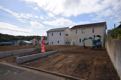 【外観】 | MLH石川２丁目４棟-NO.3(条件付売地)造成完了しました！ | 陽当たり良好で、前面道路より高いためプライバシーも守れる住環境です☆湘南台までバスで１１分の湘南台駅圏内の分譲地です☆