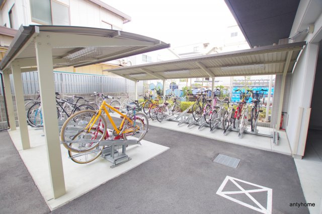 エステムコート梅田天神橋3アヴァンテの駐車場