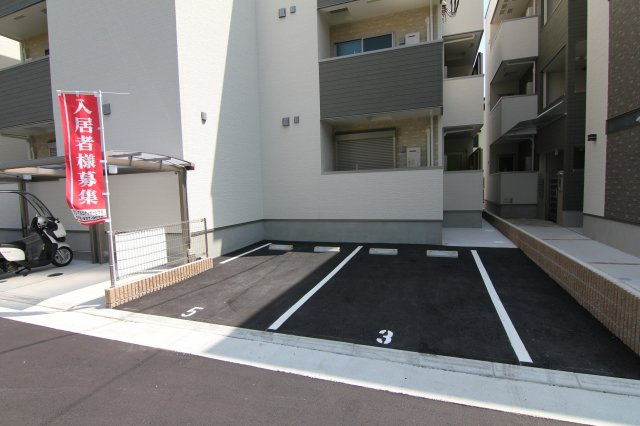 【駐車場】