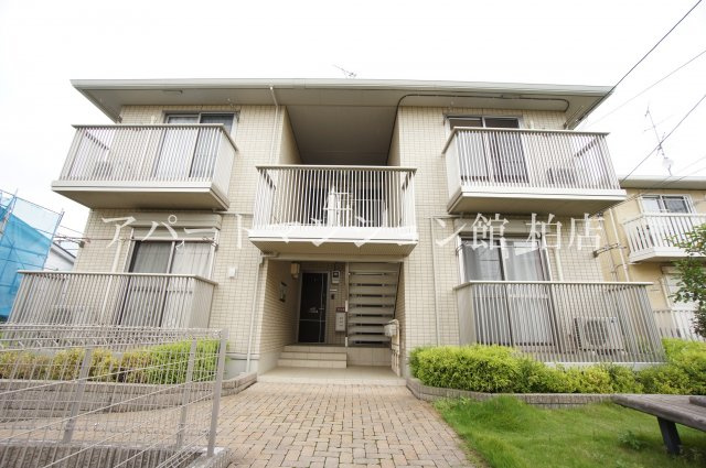 クレストパークEのエントランス